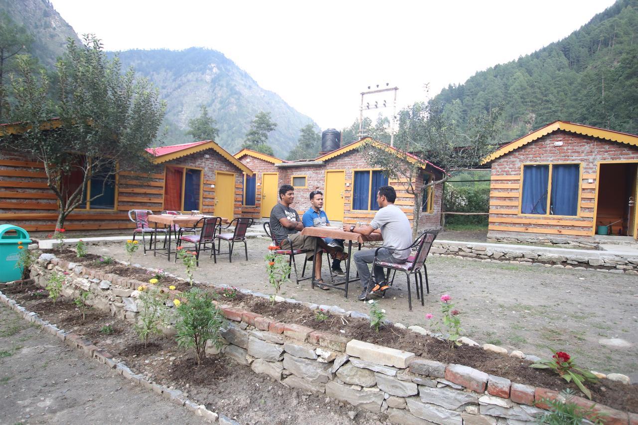 Brick And Wood Cottages Kulu Екстериор снимка